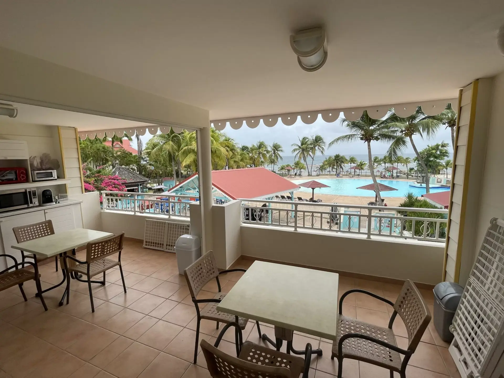 Terrasse du Double studio 1010-1011 Vue mer et piscine Pierre et vacances Sainte Anne Guadeloupe