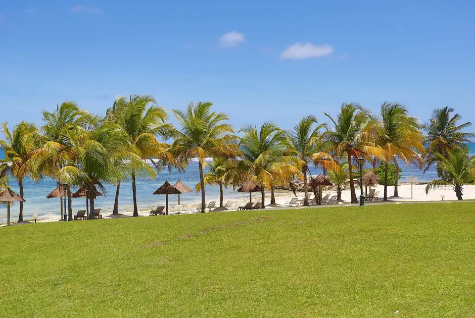 plage_principale_pierre_et_vacances_sainte_anne_guadeloupe