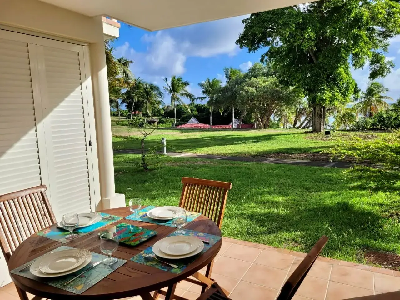 Terrasse vue mer et plage