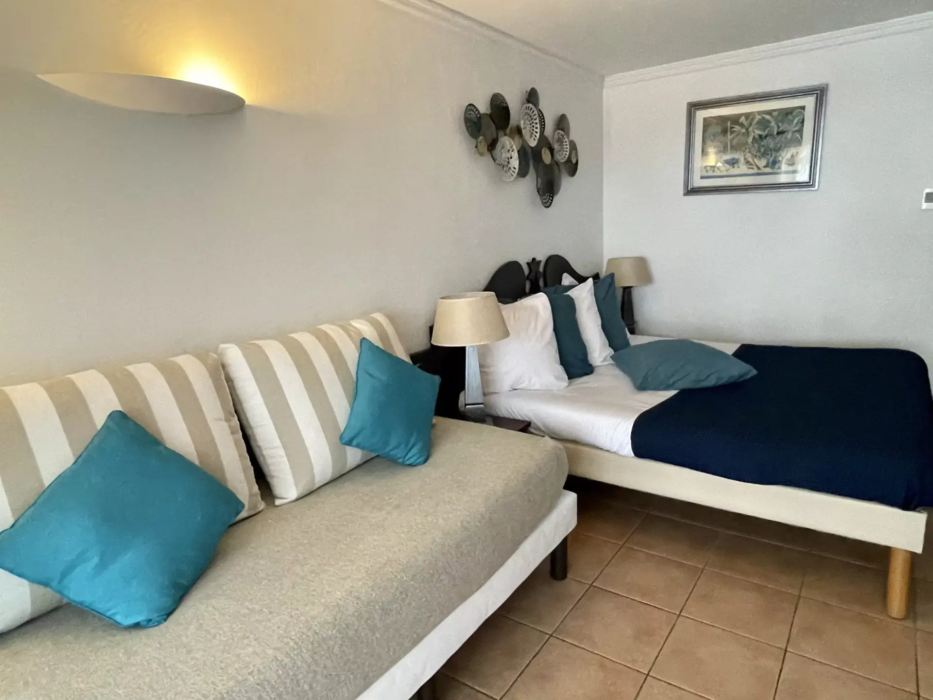 Barbadine 1011 Vue interieur coté lit 1 place vers lit double